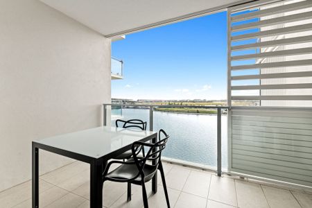 Waterfront Studio Unit in Great Location - Photo 2