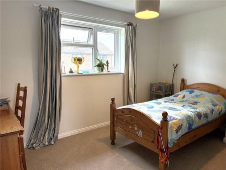 3 bedroom end of terrace house to rent - Photo 4