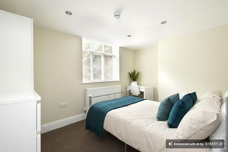 5 bedroom flat to rent - Photo 4