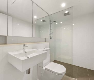 MODERN & SPACIOUS 48SQM STUDIO LOCATED ONE STREET FROM THE BEACH - Photo 4