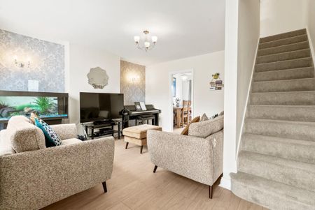 3 bedroom semi-detached house to rent - Photo 2