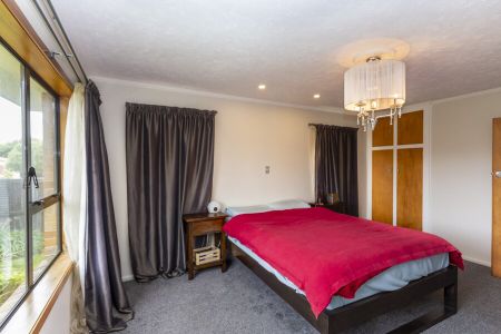 Spacious pet friendly family home in Hoon Hay! - Photo 3