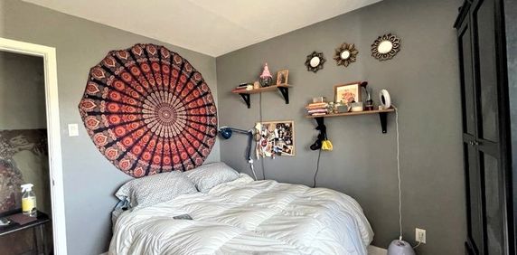 4 ½ Chauffé *Rénové*Stationnement*Métro - Photo 2