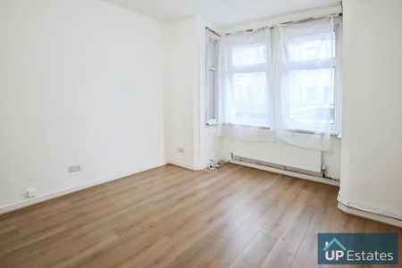 4 bedroom terraced house to rent - Photo 4