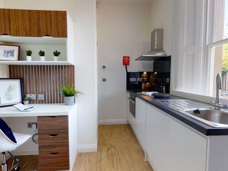 Studio to rent - Photo 2