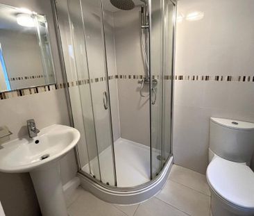 2 bedroom end of terrace house to rent - Photo 3