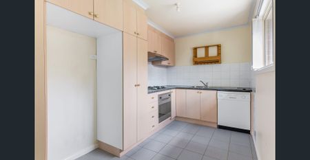 MODERN & SPACIOUS TWO-BEDROOM UNIT IN PRIME OAKLEIGH EAST LOCATION - Photo 5