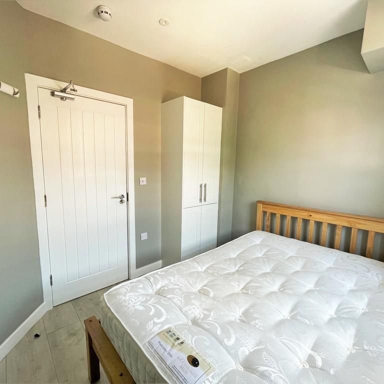 1 bedroom in a house share to rent - Photo 1