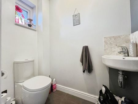 Ffordd Dol Y Coed, Llanharan, PONTYCLUN - Photo 2