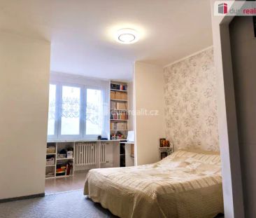 Krásný prostorný slunný byt 3+1 ve čtvrtém patře panelového domu s ... - Photo 6