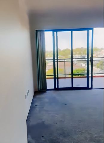 2 bed 2 bath - Photo 4