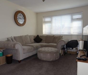 2 bedroom maisonette to rent - Photo 2