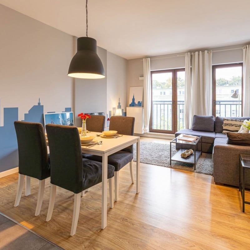 Jasne, miejskie 2 pokoje z zielonym patio 46 m² – zdjęcie 1