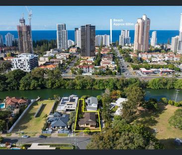 48 Karina Crescent, Broadbeach Waters, Qld 4218 - Photo 4