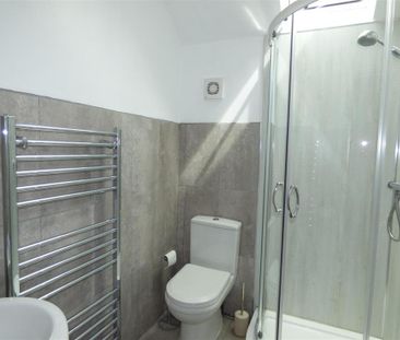 2 bedroom semi-detached house to rent - Photo 6