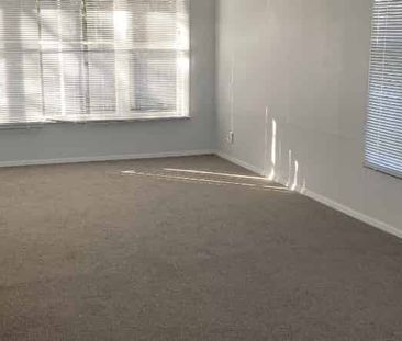 Freshly Renovated in Chartwell - Photo 4