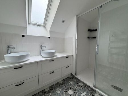 Location Maison 6 pièces 115m² LA CHAPELLE SUR ERDRE 44240 - Photo 4