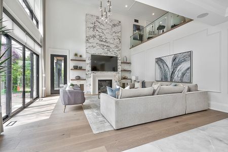 For Lease - 204 Maple Grove Drive, Oakville, Ontario - Photo 2