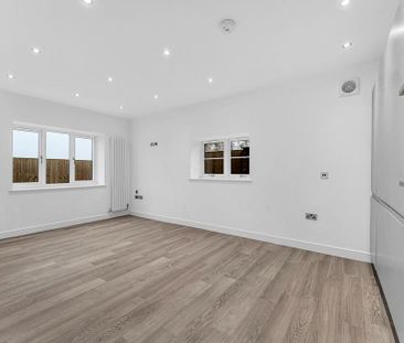 2 bedroom end of terrace house to rent - Photo 5