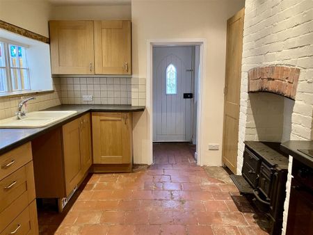 3 bedroom terraced house to rent - Photo 5