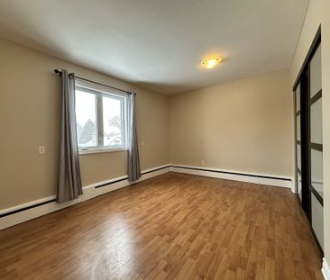 For Lease - 294 JOFFRE-BELANGER Way, Vanier and Kingsview Park, Ont... - Photo 3