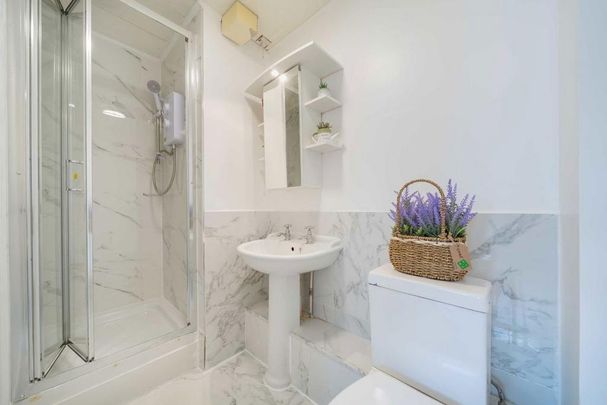 3 bedroom flat to rent - Photo 1