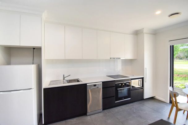 Fully Furnished One Bedroom Apartment - Photo 1