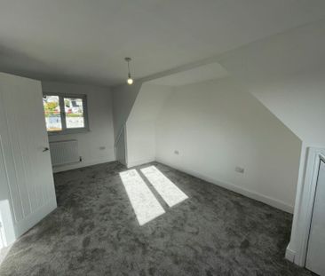 Elizabeth Close, Swansea, SA6 - Photo 6