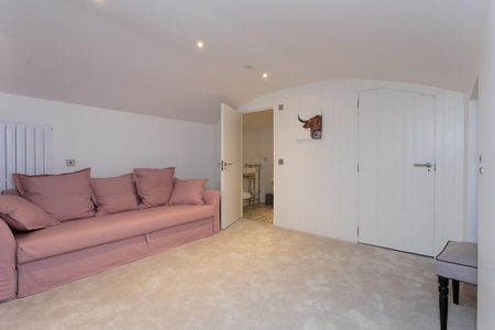 4 bedroom terraced house to rent - Photo 5