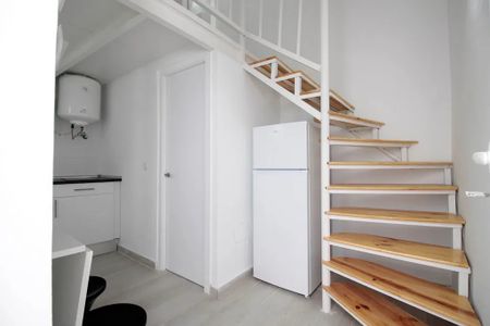 Calle de Santoña, Madrid, Community of Madrid 28026 - Photo 2