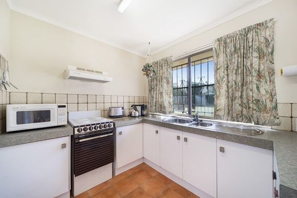 60 Chatswood Road, Springwood QLD 4127 - House For Rent | Domain - Photo 1