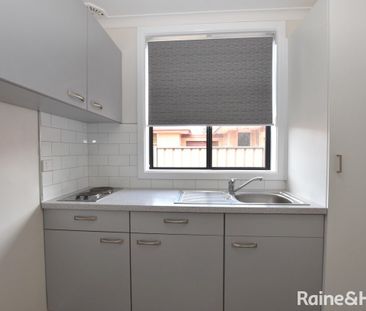 Modern Studio Unit - Photo 3