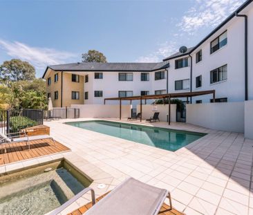 Available now - Photo 3