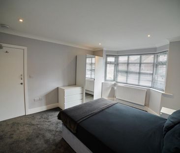 1 bedroom Flat To Let - Photo 2
