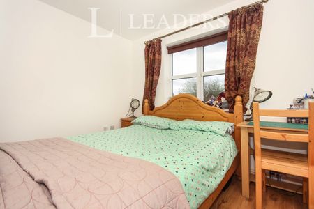 3 bedroom house to rent Sir Toby Belch Drive, Warwick, CV34 - Photo 3