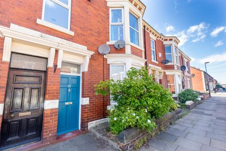 3 bed flat to rent in Whitefield Terrace, Heaton, NE6 - Photo 4