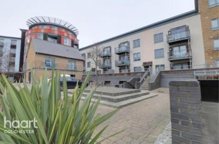 1 bedroom in a flat share to rent - Photo 5