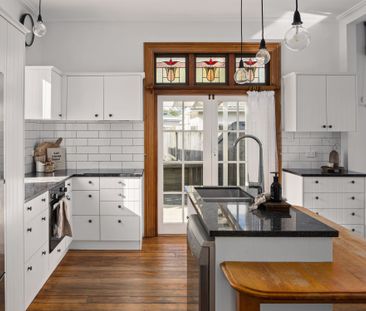 Oh so close to the beach! - Photo 6