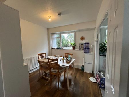 4 bedroom terraced house to rent - Photo 3