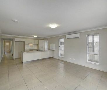 4 Bedroom Modern Home - Photo 1