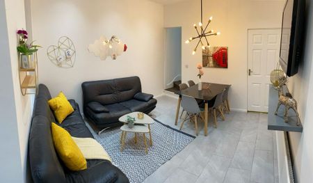 5 bedroom terraced house to rent - Photo 2