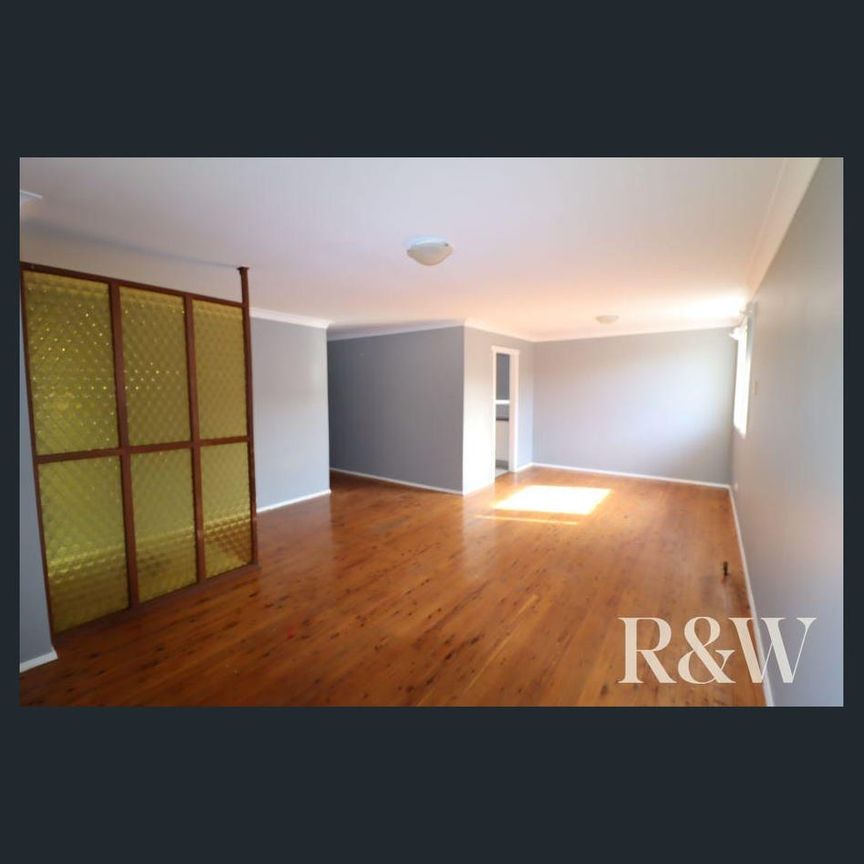 GOOD SIZE 3-BEDROOM FAMILY HOME - Photo 1