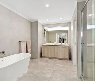 35 Rowands Street, Mount Duneed - Photo 4