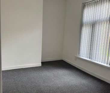 3 bedroom end of terrace house to rent - Photo 3