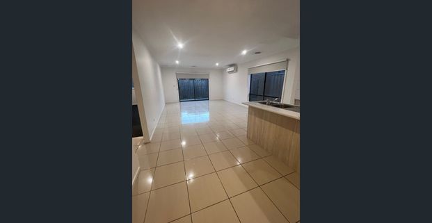 4 Bedroom & 2 bathroom House in Tarneit Grace Estate - Photo 1