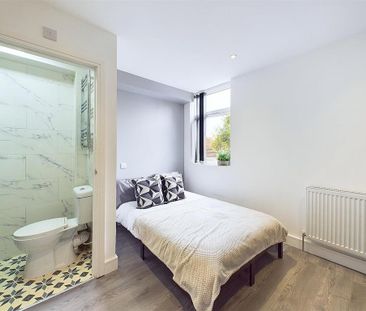 1 bedroom in a house share to rent - Photo 5