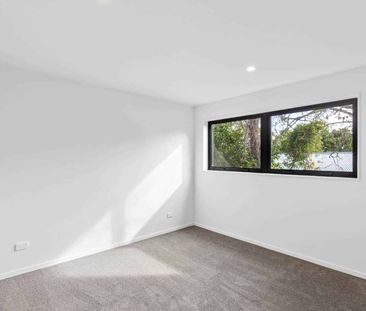 4 Bedroom in Glen Eden - Photo 4