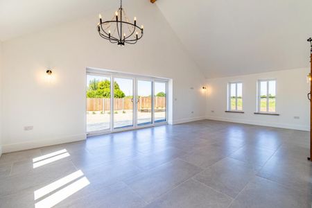 3 bedroom semi-detached bungalow to rent - Photo 4