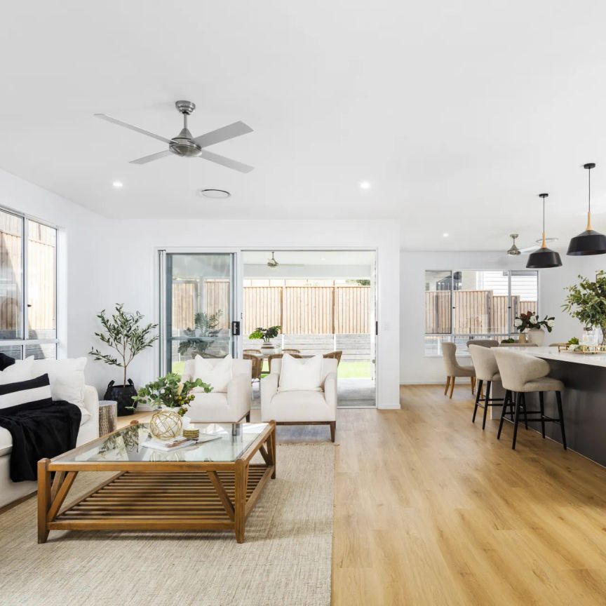 Luxury Family Home in Prime Locale - Photo 1