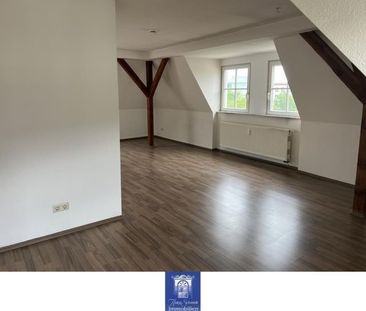 Individuelle und gerÃ¤umige Dachwohnung! Tageslichtbad mit Wanne un... - Foto 1